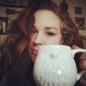 Meet your Posher, Claire